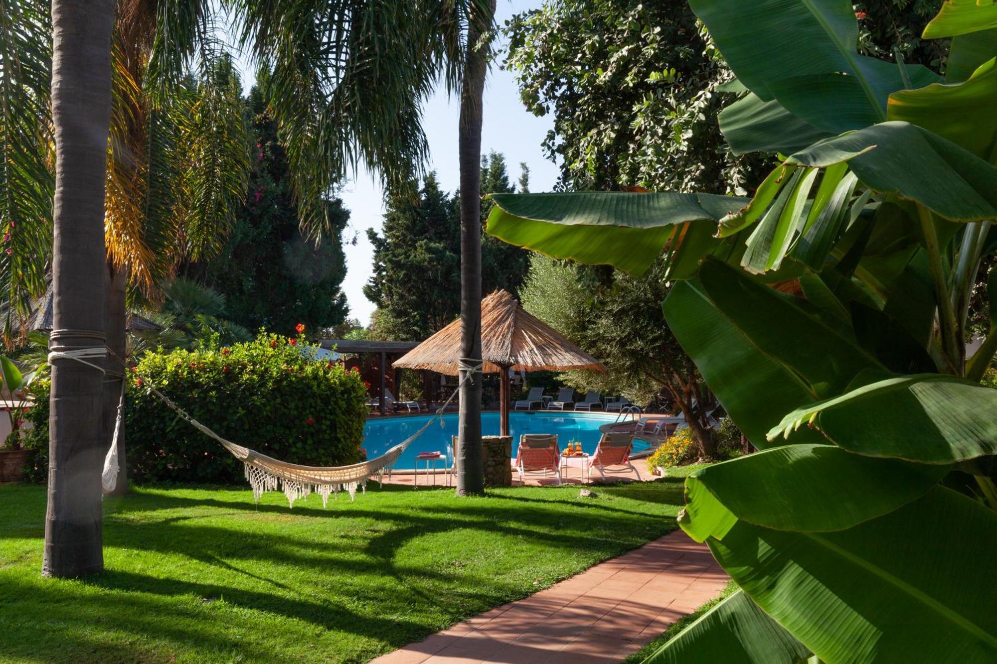 Nora Club Hotel & Spa Пула Екстериор снимка